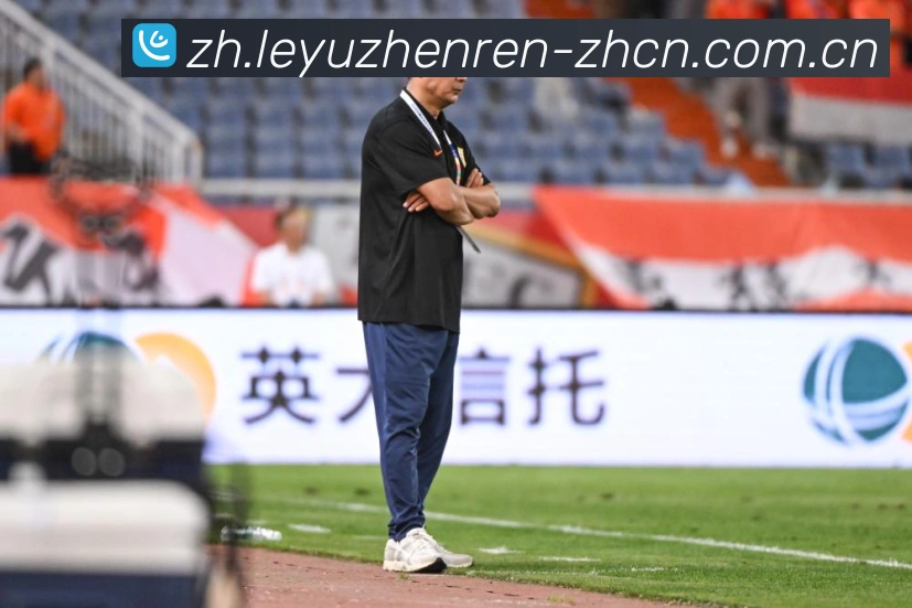 佩德里技艺精湛助力球队征战绿茵场的非凡表现解析:最新赛事动态与深度分析 佩德里技艺精湛助力球队征战绿茵场的非凡表现解析:最新赛事动态与深度分析